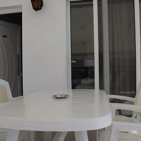 2 Bedroom Equipped Stellios Apartament