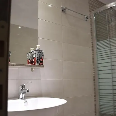 2 Bedroom Equipped Stellios *